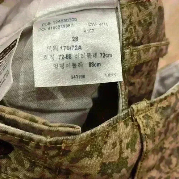 Levi’s camouflage fatigue  cargo shorts - Picture 2 of 6